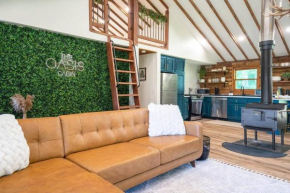 Luxury Getaway Cabin, Hot Tub, Sauna and More!